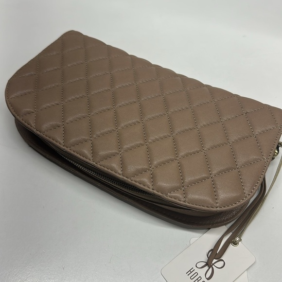 Hobo Cole Quilted Leather Clutch Bag Zip Around New Taupe Light Brown 12" x 7" - Picture 6 of 10